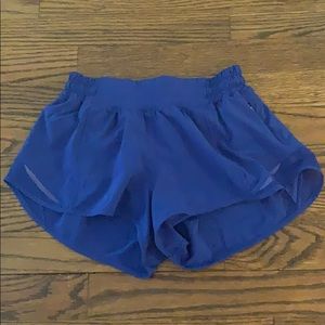 hottie hot 2.5 royal blue lulu lemon shorts